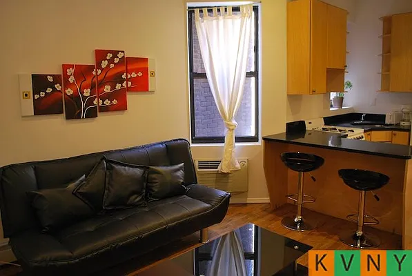 Rented by KVNY Soho | media 44