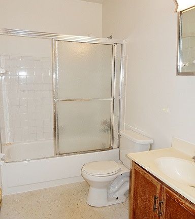 4th image of 55 E Norwich Ave APT B