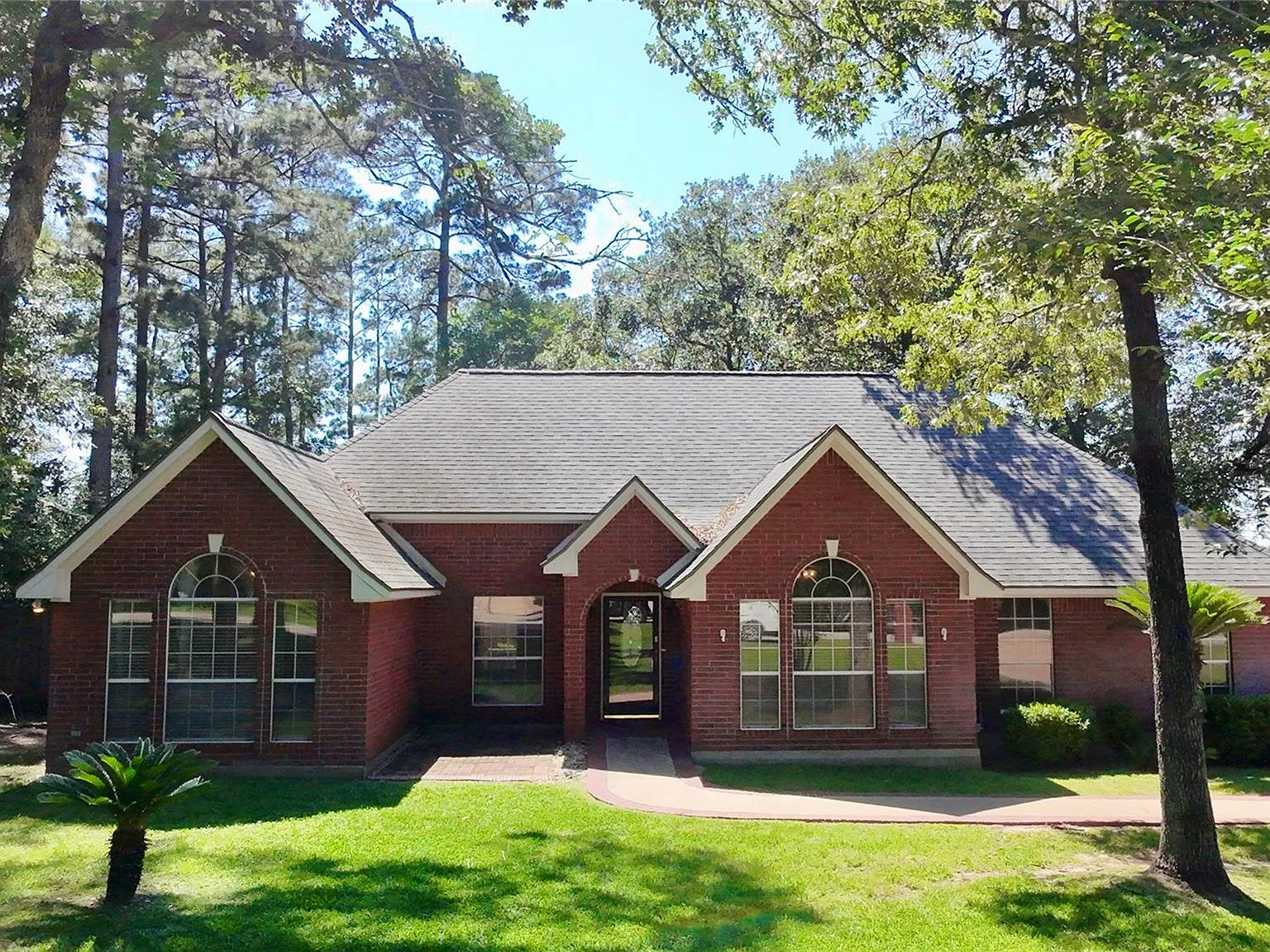 3 bed, 2.0 bath, 1876 sqft, $2,500 — Photo 4