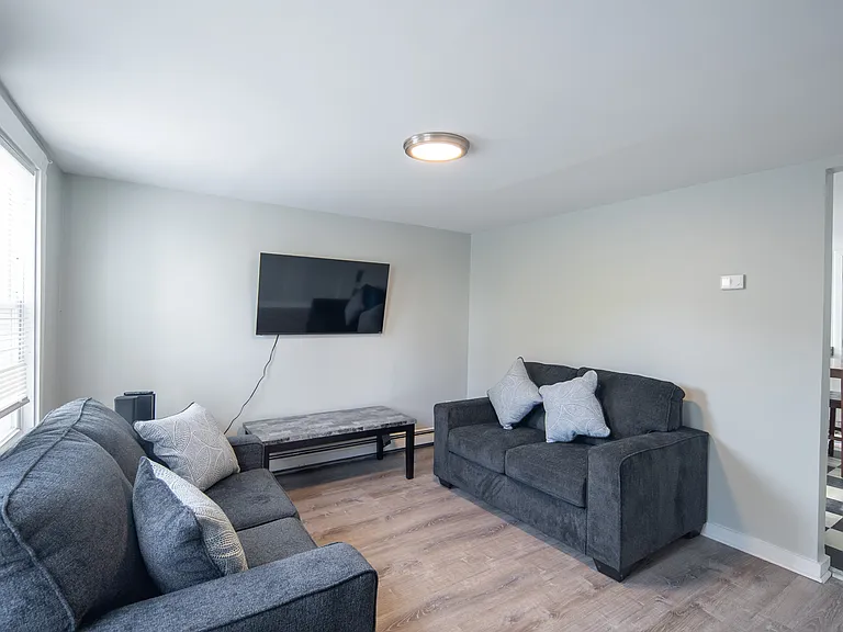 36 Farm St — Photo 6