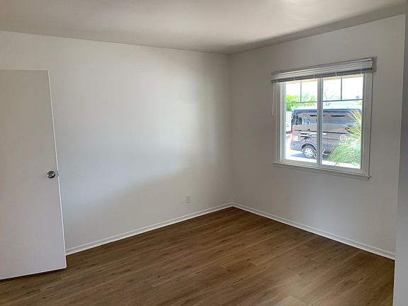 4th image of 208 Daytona Dr