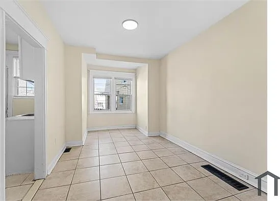 1943 Stenton Ave — Photo 5