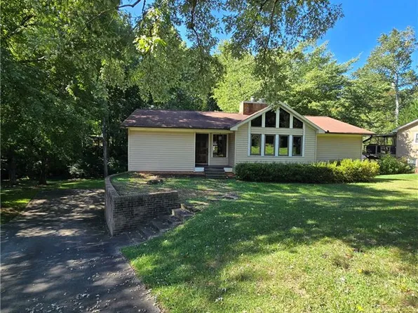 149 Woodburn Pl, Advance, NC 27006