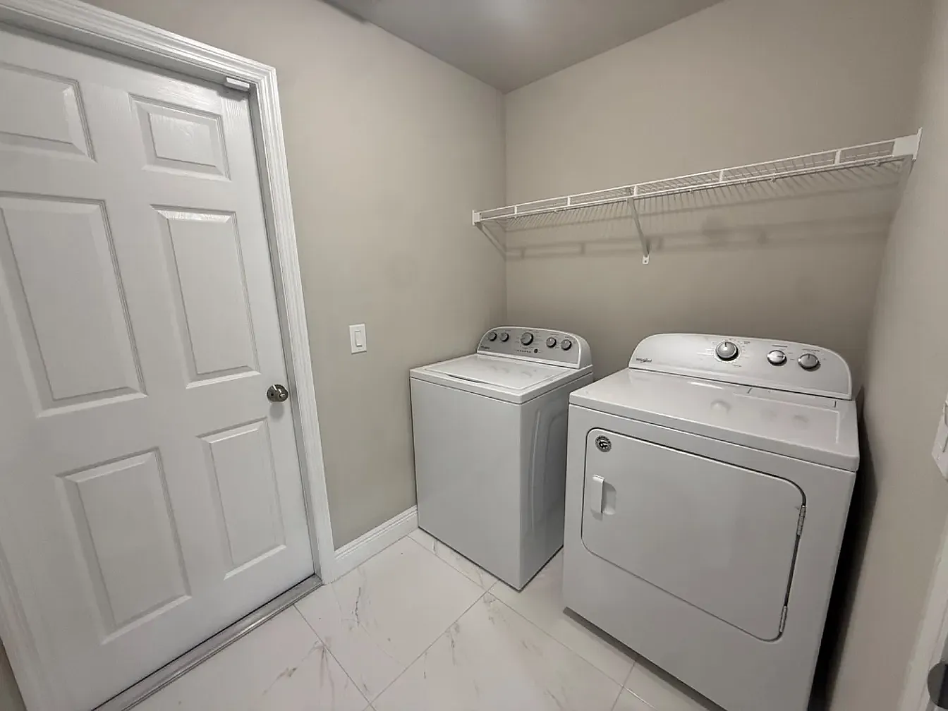 3 bed, 1618 sqft, $2,200 — Photo 3