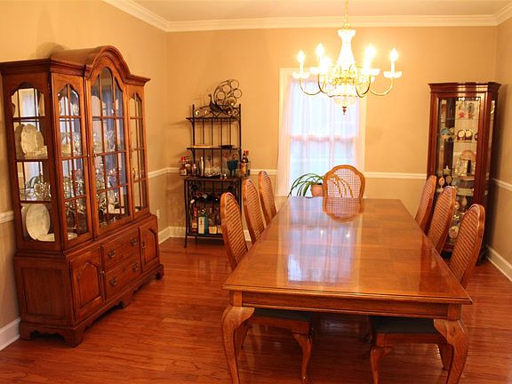 5th image of 6064 Thackeray Dr