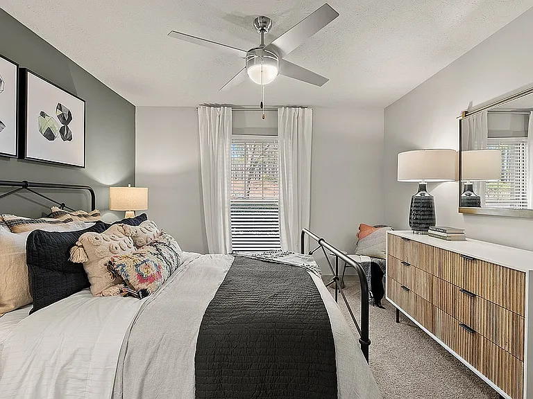 83 Reserve — Photo 8