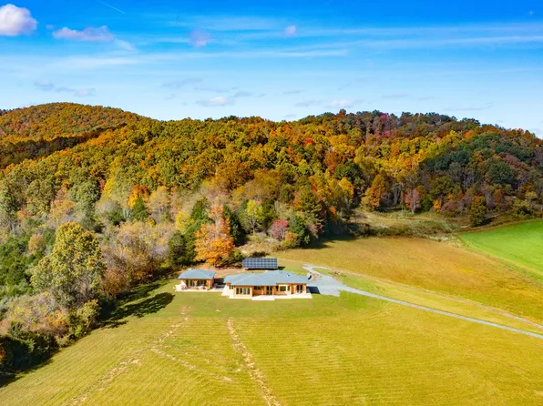 956 Sam Radar Rd, Alderson, WV 24910