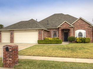 1608 W Vicksburg St, Broken Arrow, OK 74011