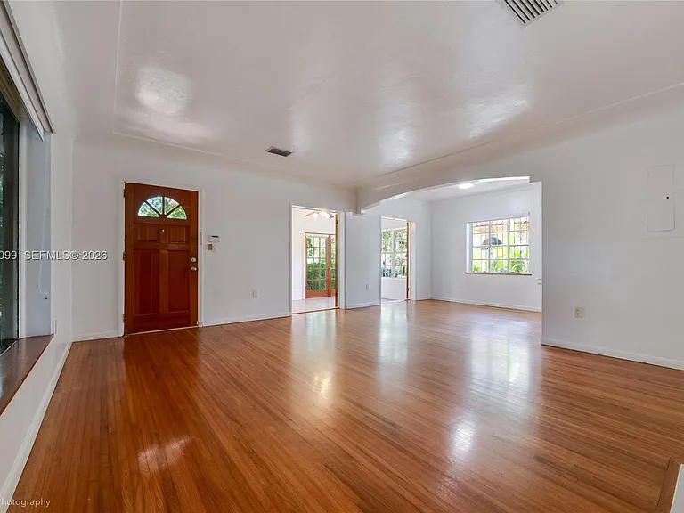 902 Lisbon St — Photo 3