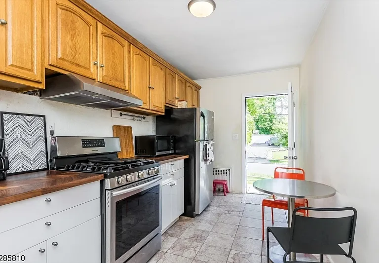 33 Linden Ave — Photo 11