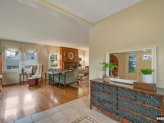 2nd image of 354 Liberty Ave