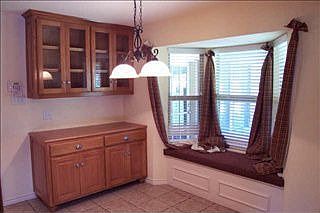 4th image of 1220 Robin Dr