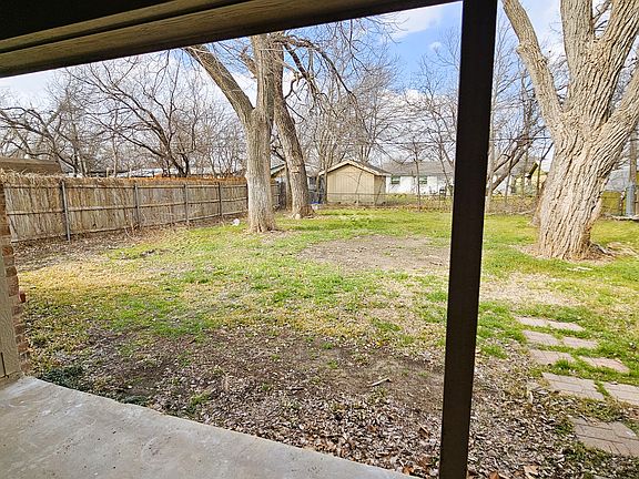 3rd image of 715 Hallvale Dr