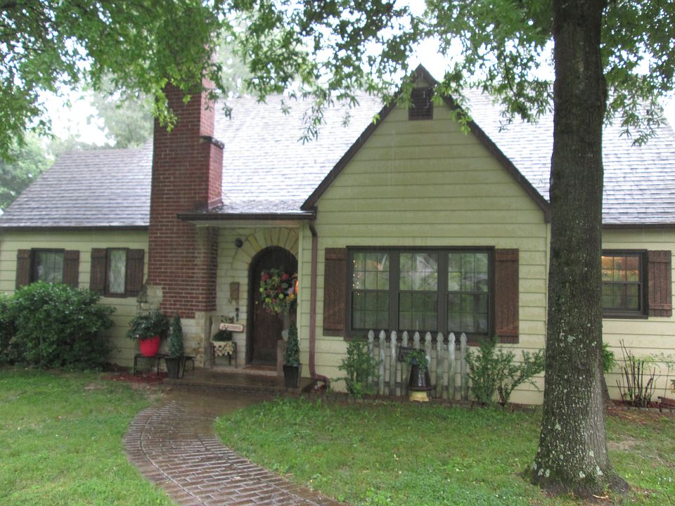 132 n cherry st