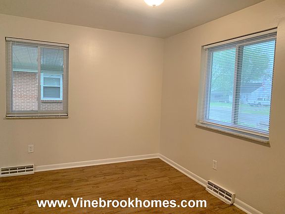 5th image of 1321 Willowdale Ave