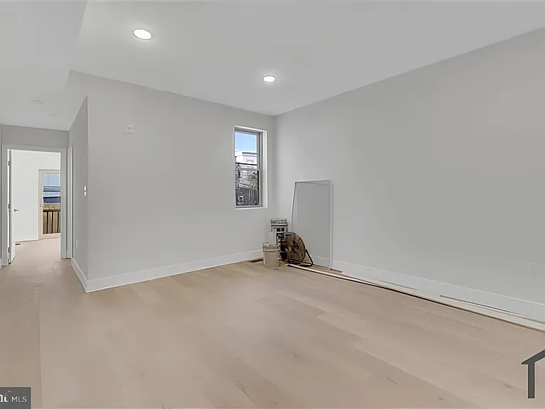 3259 N 13th St #B — Photo 5