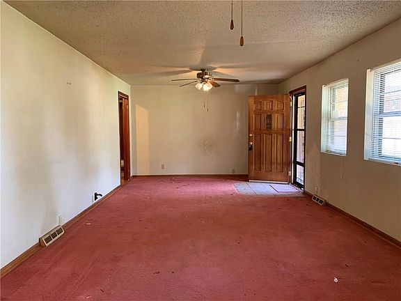 2nd image of 2712 S Bryant Ave
