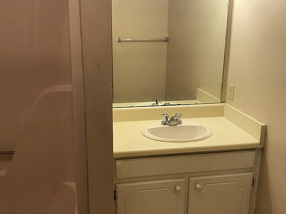 3rd image of 521 Willson St #6