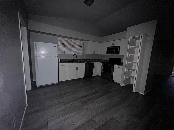 2nd image of 5135 E Evergreen St Unit 1202