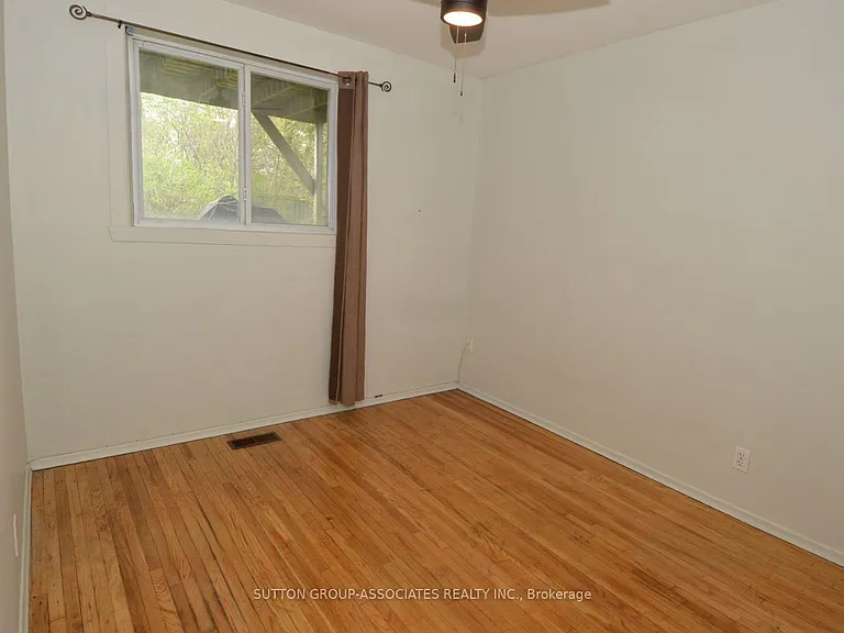 35 Longhope Pl — Photo 12
