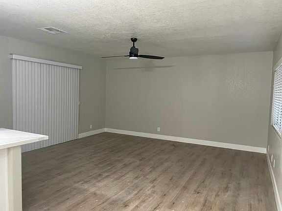 5th image of 16168 Live Oak St