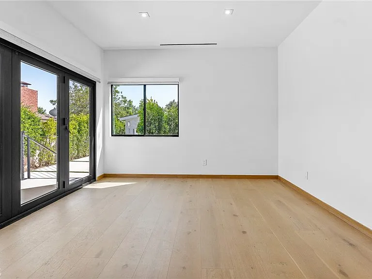 514 W Washington Blvd — Photo 30