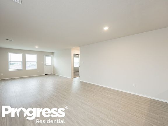 4th image of 5726 Leon Pl