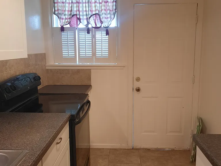 512 Phoenix Ave — Photo 38