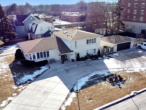 2nd image of 8315 W Bryn Mawr Ave