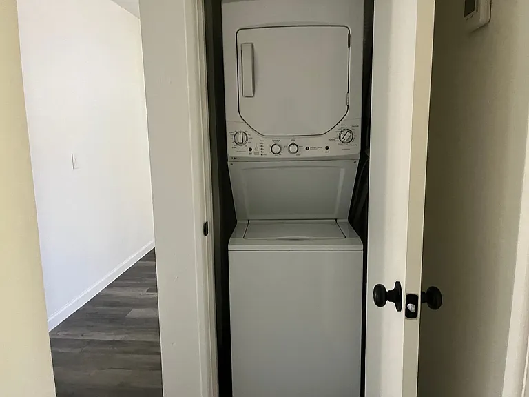 743 E Coronado Rd — Photo 15