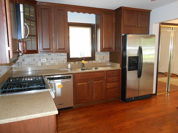 4th image of 2609 Zurich Ct