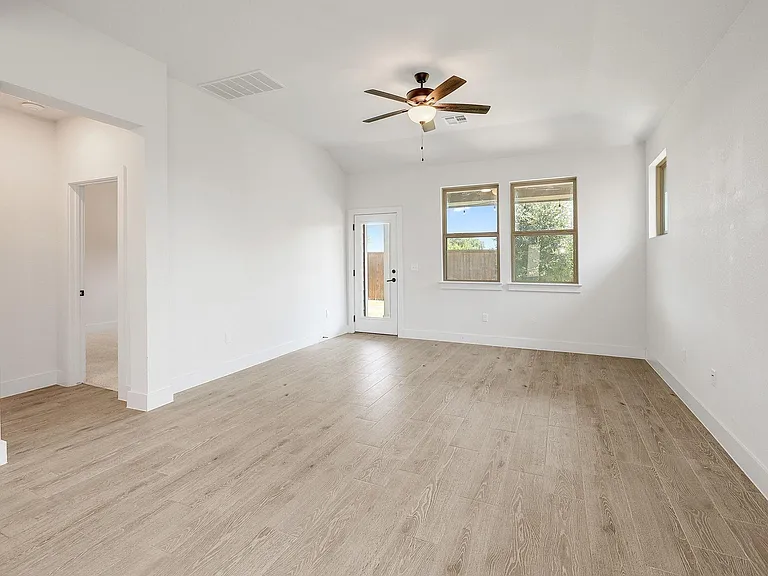 6111 Dumfries Ln — Photo 3
