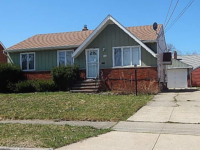 2nd image of 920 E 248th St