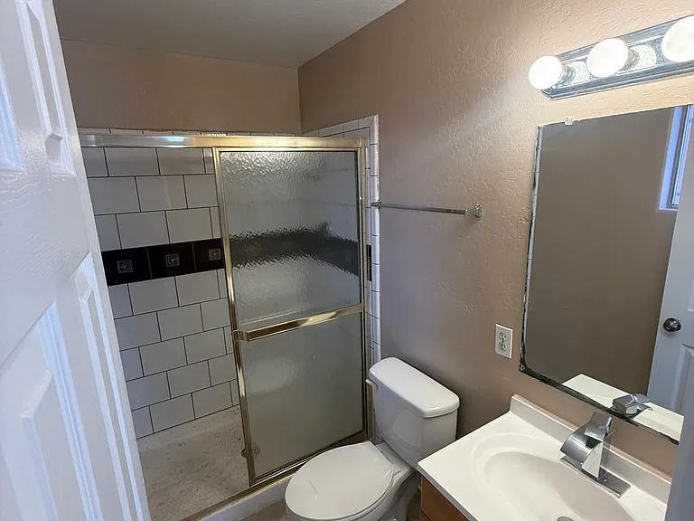 3628 W Oregon Ave — Photo 6