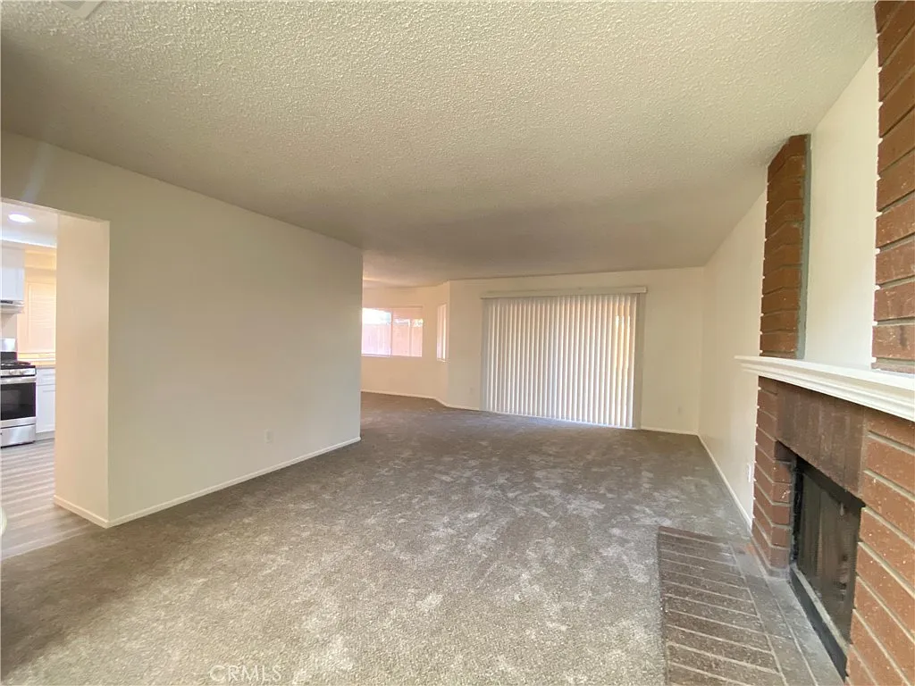 3 bed, 2.5 bath, 1544 sqft, $2,700 — Photo 2