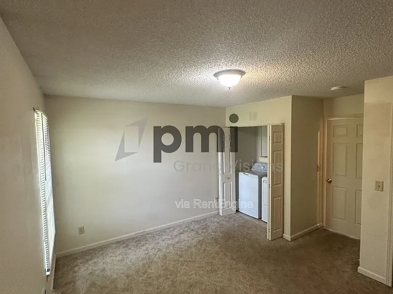 1306 Arthur Ave #16 — Photo 8