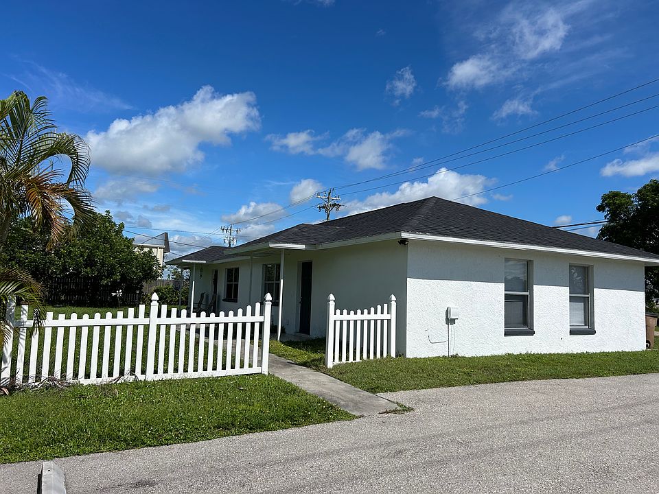 1st image of 957 NE Pine Island Ln #957