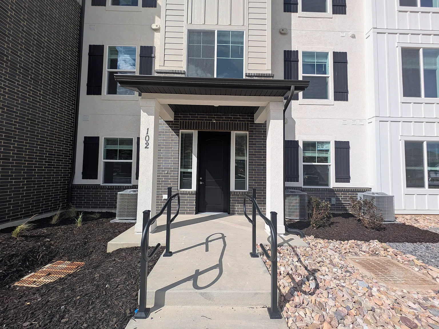 4688 S 710 W — Photo 2
