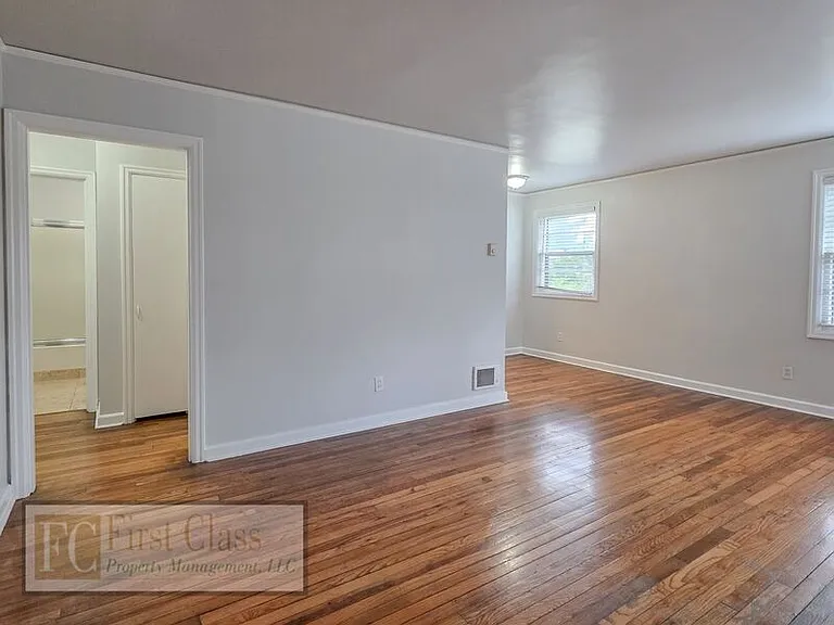 5735 N Montana Ave — Photo 6