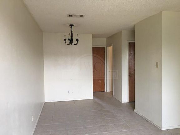 3rd image of 2203 Cascade Dr APT D