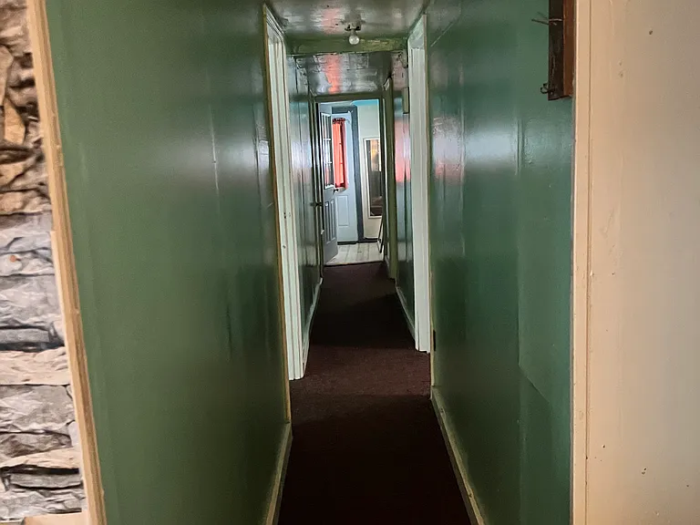 215 Washington Ave — Photo 4