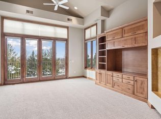 555 Oak Ridge Pl APT 360, Hopkins, MN 55343