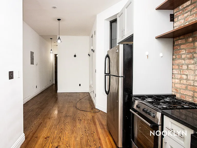 73 Jefferson St #1R — Photo 2
