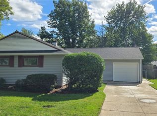 6629 Newbury Ln, Parma Heights, OH 44130