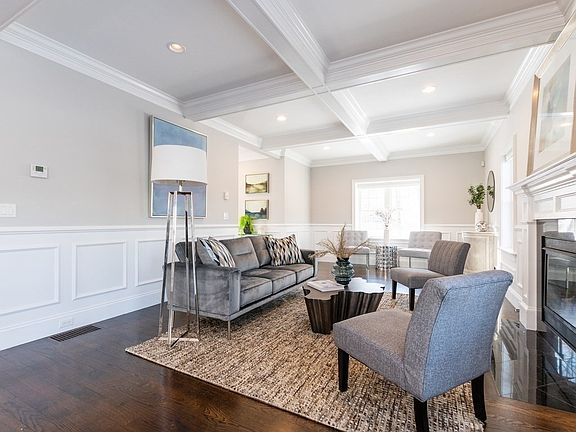 3rd image of 55 Auburn St #55