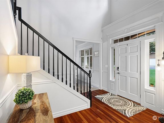 4th image of 4423 88th Avenue NW