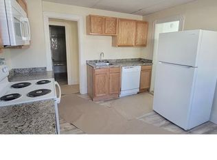 102 Kenyon St #3, Springfield, MA 01109