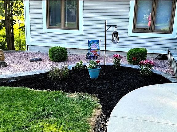 3rd image of 580 Three Rivers Ct