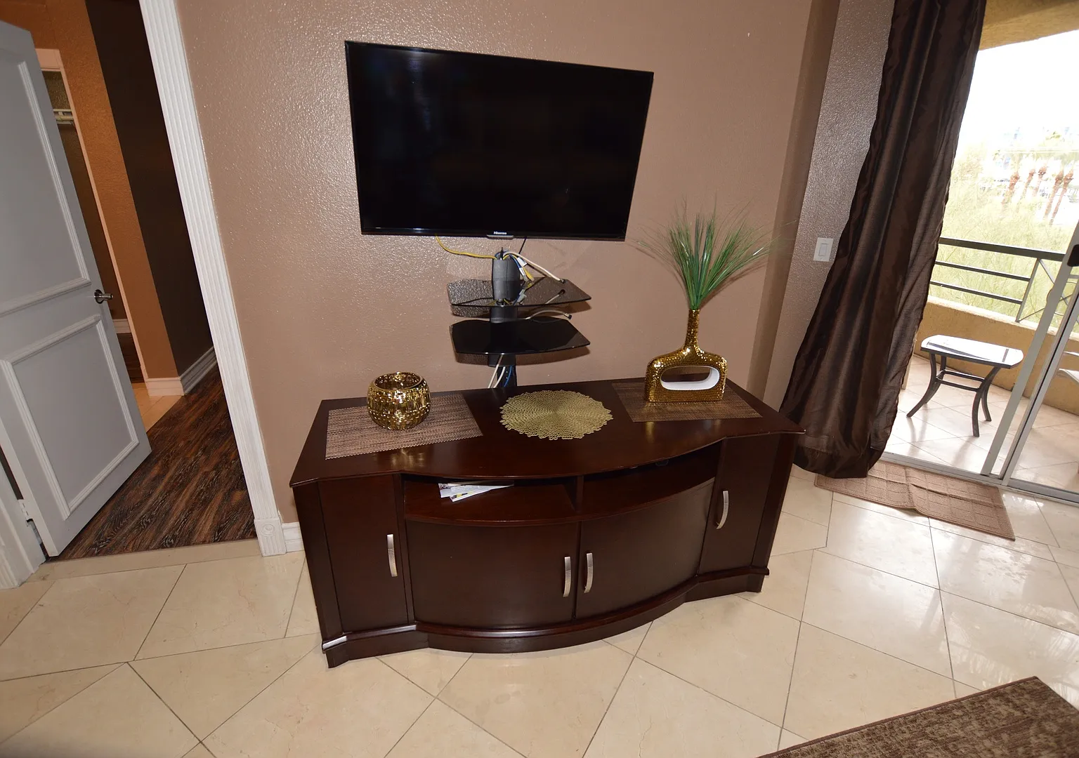 Meridian Furnished 2 Bdr /2 Bath Luxury Condo - Resort Style Living, 1-1/2 Blocks From The Heart ... — Photo 3
