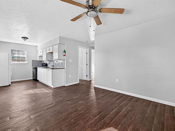 4th image of 3501 Brewster St #1